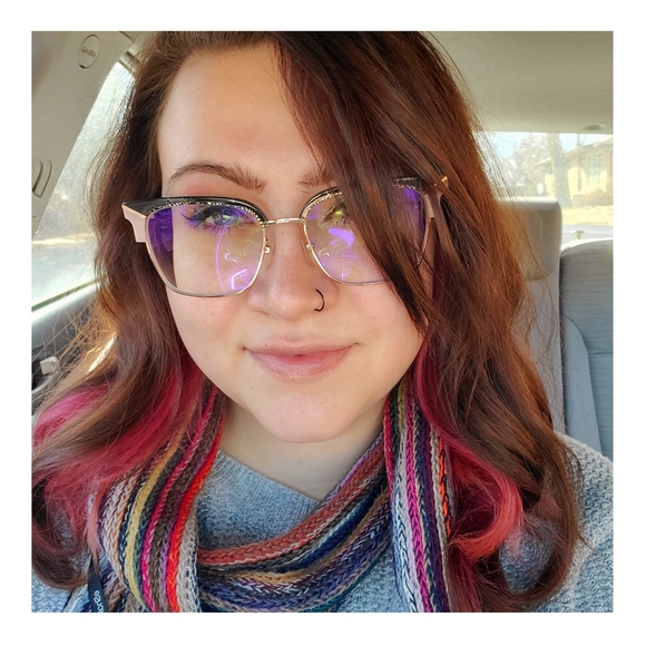 Profile Picture of Kesney Faubion (@kfaubio) on Poshmark