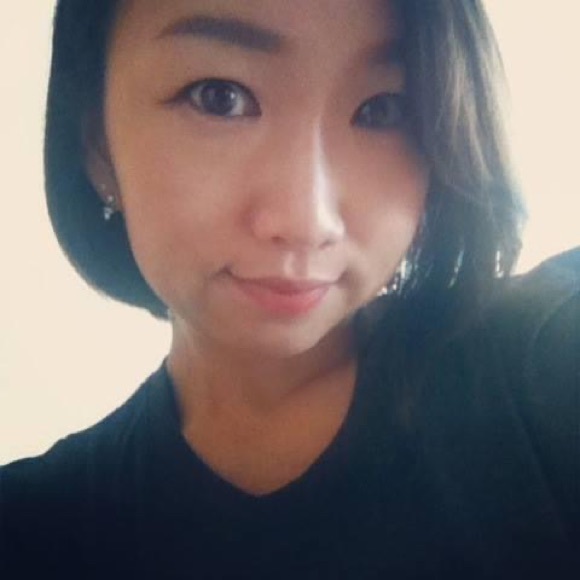 Profile Picture of Chloe Kim (@ruihui79) on Poshmark