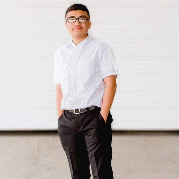 Profile Picture of Daniel Vidales (@vvsdaniel_) on Poshmark