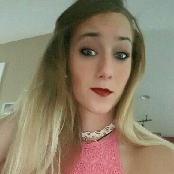 Katherine Carnaghi - Poshmark Profile Picture of Katherine Carnaghi (@kcarnaghi) on Poshmark