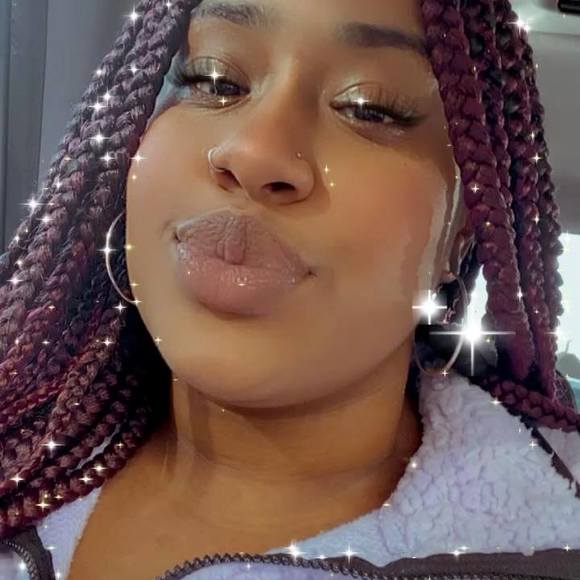 Profile Picture of Victoria Mieses (@victoria1244) on Poshmark