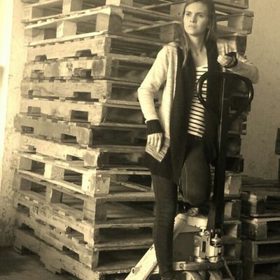 Profile Picture of Karen Larsen (@karenlarsen88) on Twitter