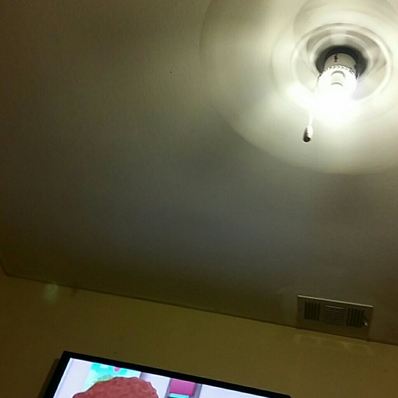 Profile Picture of Erik Valladares (@erik88) on Poshmark