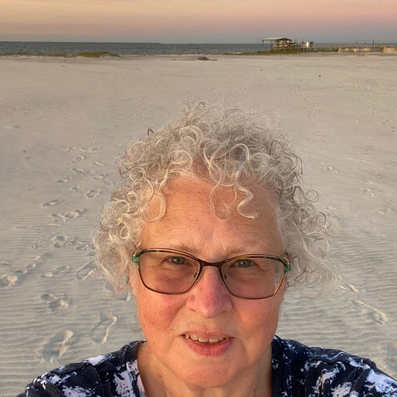 Profile Picture of Anna Barklage (@amb6220) on Poshmark