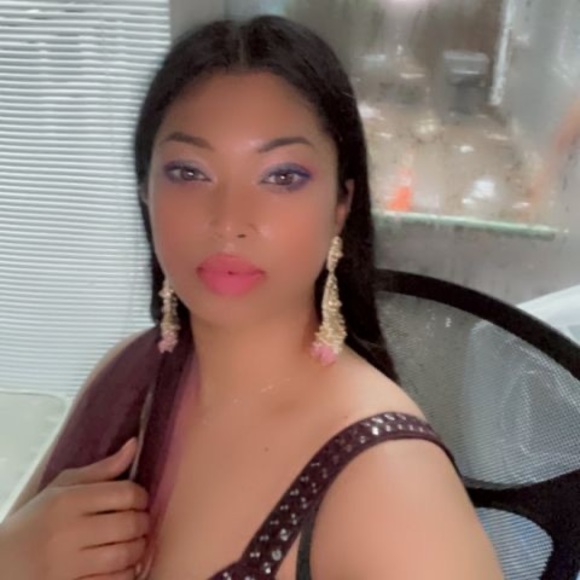 Profile Picture of Hazel Valentina (@inocentangel16) on Poshmark