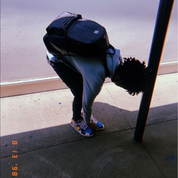 Profile Picture of Justin Mitchell (@justinmitche932) on Poshmark