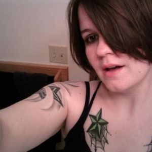 Profile Picture of Carrie Roberts (@carbeepbeep) on Myspace
