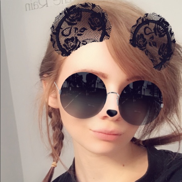 Profile Picture of Kristin Verduyn (@doonydooo) on Poshmark