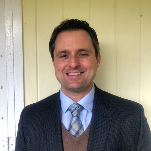 Profile Picture of Paul Pereira (@perrypatio) on Poshmark