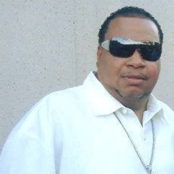 Frank Cannon - Poshmark Profile Picture of Frank Cannon (@frank_cannon) on Poshmark