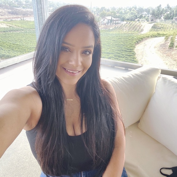 Profile Picture of Sapien Sapien (@lalys24) on Poshmark