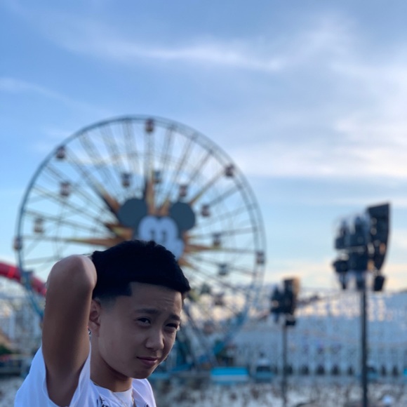 Profile Picture of Daniel Su (@deethekidd) on Poshmark