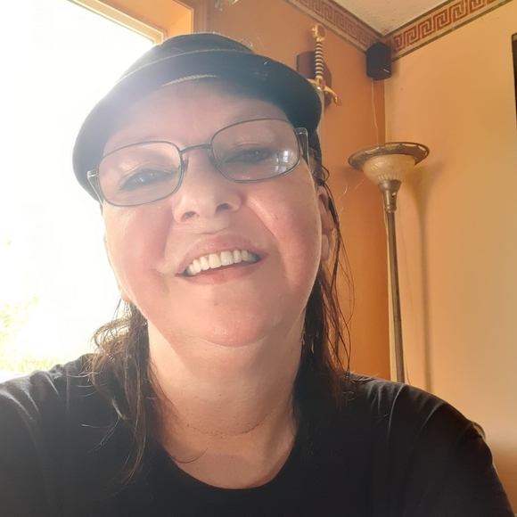 Profile Picture of Pat Harper (@kayjrose) on Poshmark