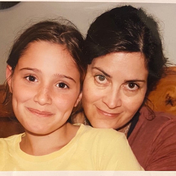 Profile Picture of Deidre Prosen (@imgard) on Poshmark