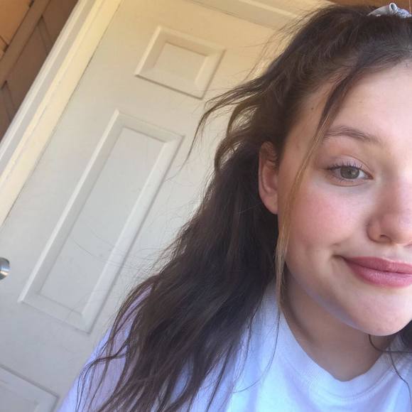 Profile Picture of Aubri Carriger (@aubri_carriger) on Poshmark