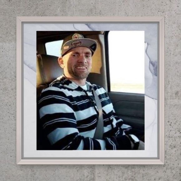 Profile Picture of Corey Yates (@coreyyates) on Poshmark
