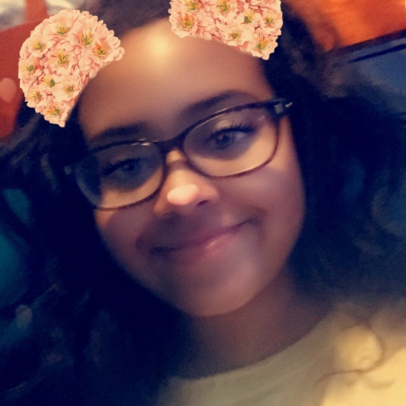Profile Picture of Najah Divers (@ndivers66) on Poshmark