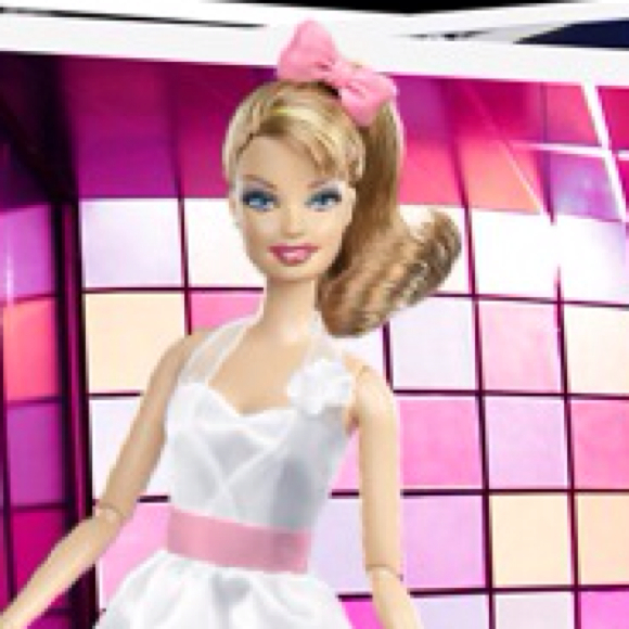 Profile Picture of Heather Waldron (@heather10241228) on Poshmark