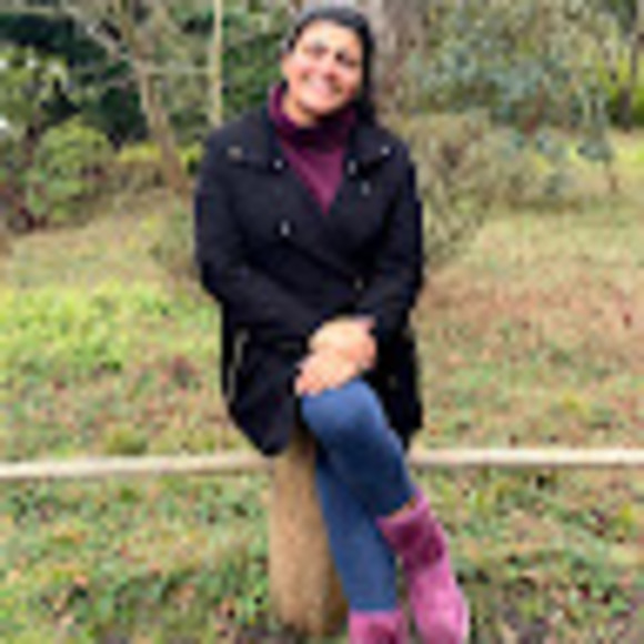 Profile Picture of Varsha Bhatt (@bhattvarsha) on Poshmark