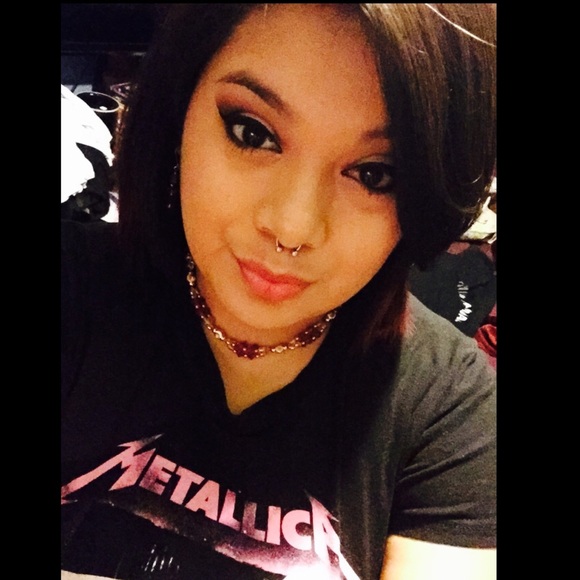 Profile Picture of Jesse Mariano (@selinakyle2113) on Poshmark