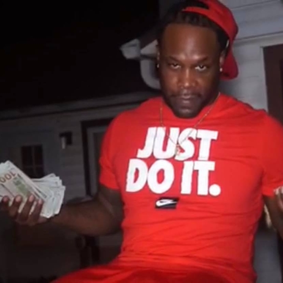 Profile Picture of Eric Hunter (@bigmotto157) on Poshmark