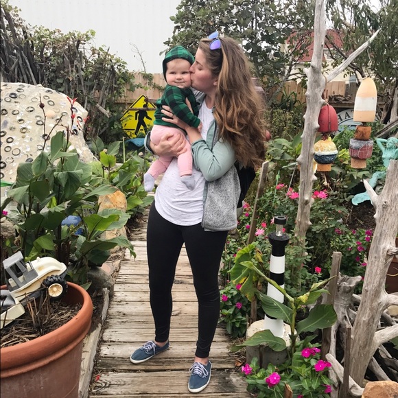 Profile Picture of Jo Parker (@jo_parker) on Poshmark