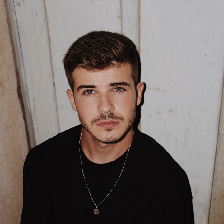 Profile Picture of   300K WUHUUUUU❤️😍 | mit... (@justyves) on Tiktok