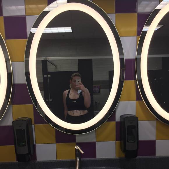 Profile Picture of Katelynn Stiebel (@katestie) on Poshmark