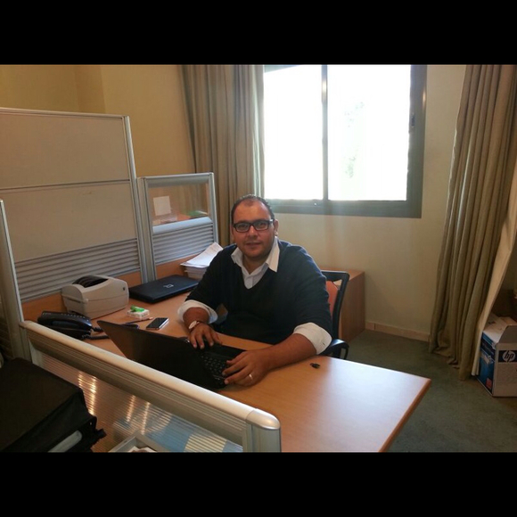 Profile Picture of Ahmed Darwish (@darwish2233) on Poshmark