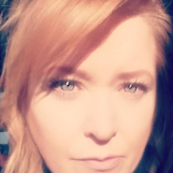 Profile Picture of Shannon Hoppe (@shabip25) on Poshmark