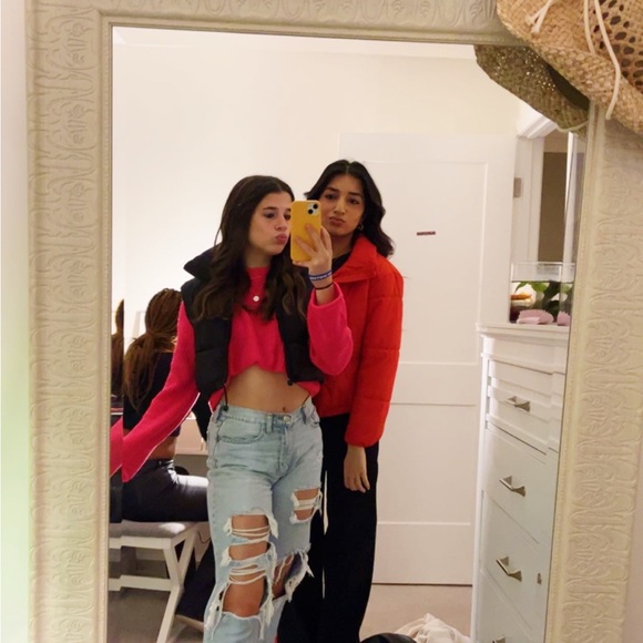 Profile Picture of Ava Denicolo (@avadenic) on Poshmark