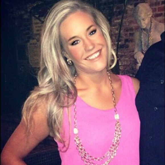 Profile Photo of Sarah Barringer (@sarah_barringer) on Poshmark