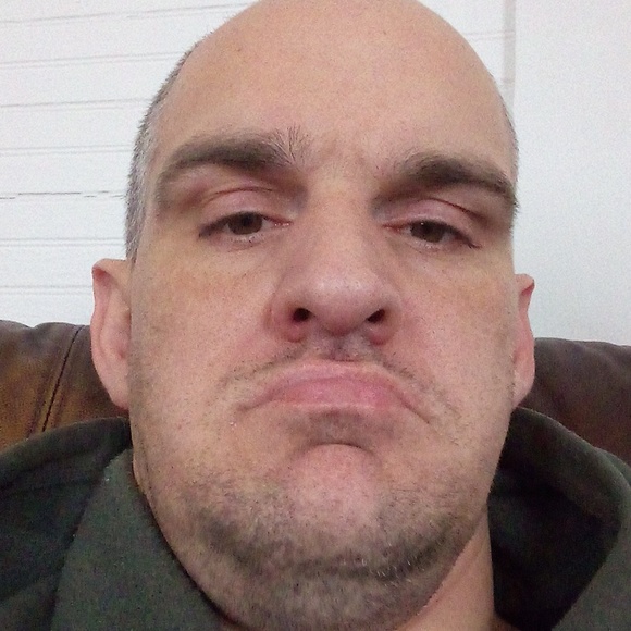 Profile Picture of Jonathan Hobbs (@jonathanhobbs83) on Poshmark