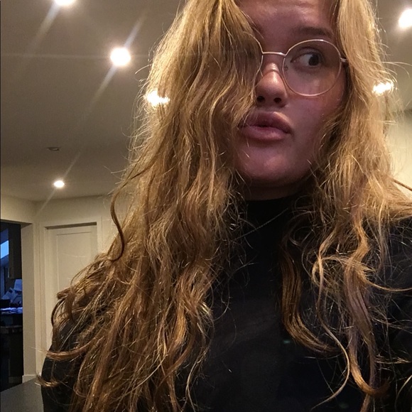 Profile Picture of Rebecca Dyhre (@rebeccadyhre) on Poshmark
