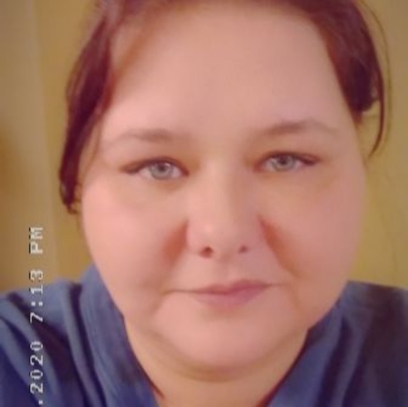 Profile Picture of Kimberly Middaugh (@ilovesofee19) on Poshmark