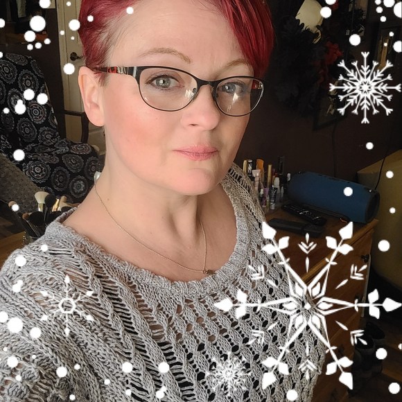 Profile Picture of Melanie Edwards (@melb520) on Poshmark