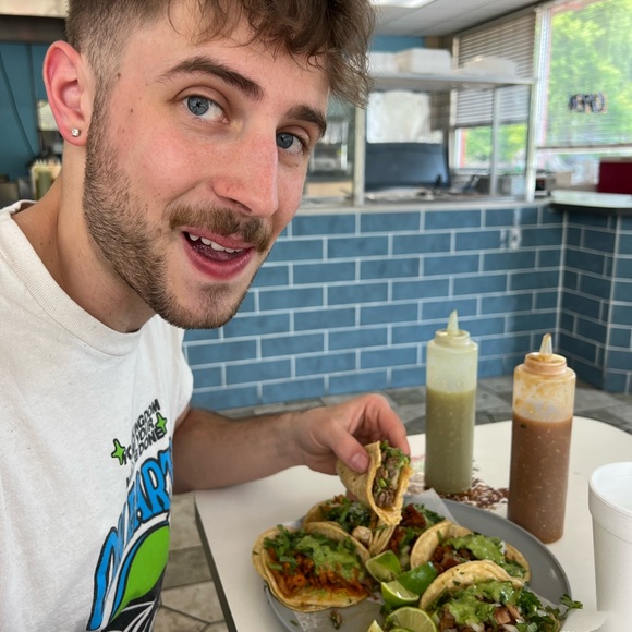 Profile Picture of Micah Cramer (@micahcramer24) on Poshmark