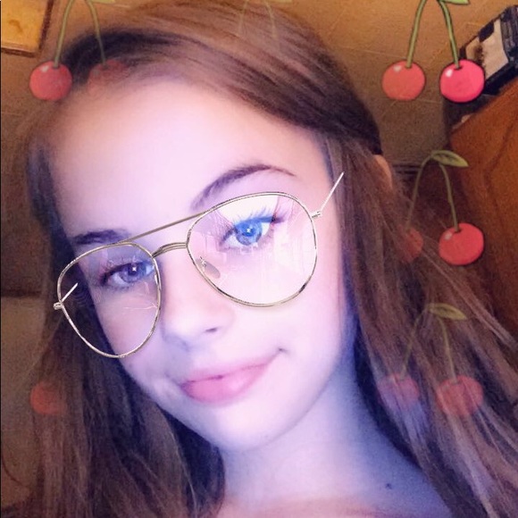 Profile Picture of Brianna Jacobosky (@briannaluvs) on Poshmark