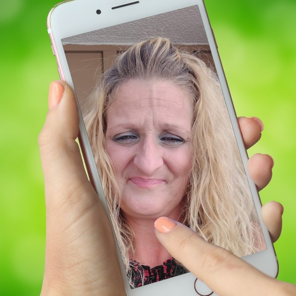 Profile Picture of Carla jo Wyatt (@carlawyatt70) on Poshmark