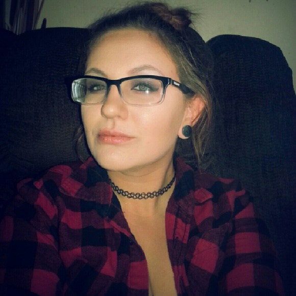 Profile Picture of Joanna Porter (@rosenbomber) on Poshmark