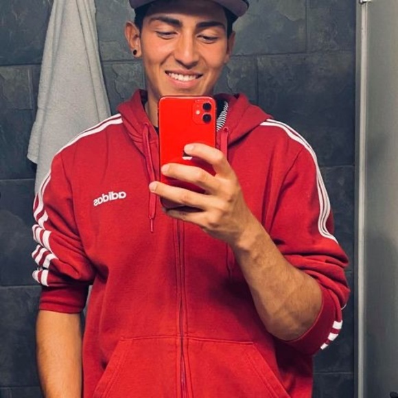 Profile Picture of Kiiker Sanchez (@leus_9619) on Poshmark