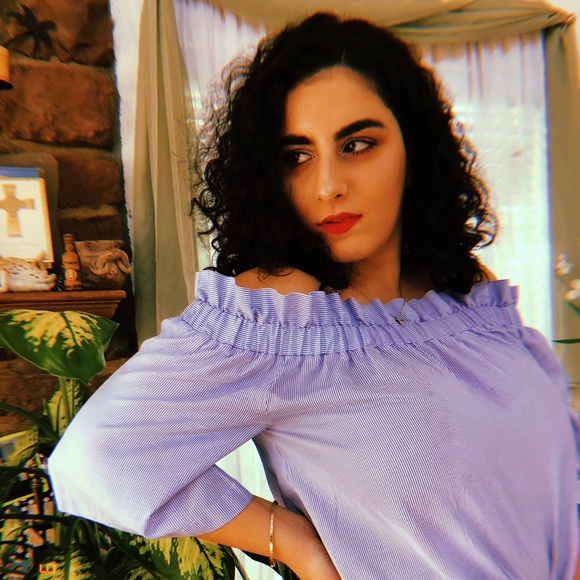 Profile Picture of Kimiya Ahmadzadeh (@kimiya_ah) on Poshmark