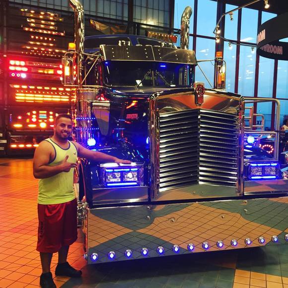 Profile Picture of Ahmed Rahim (@razoki88) on Poshmark