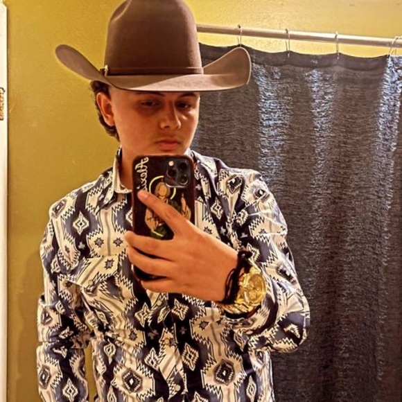 Profile Picture of Alexis Cuello (@alexis_cuello) on Poshmark