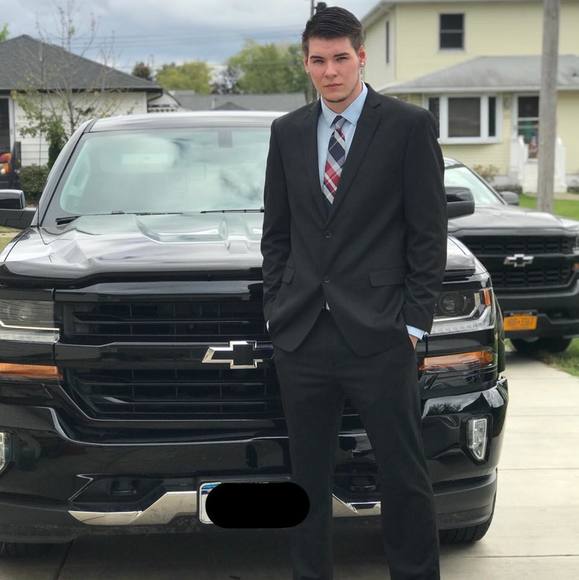 Profile Picture of Joshua Burchalewski (@jburch789) on Poshmark