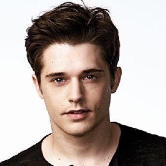 Profile Picture of Andy Mientus (@andymiientus) on Twitter