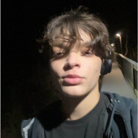 Profile Picture of Chris Palacios (@chrispalacio105) on Poshmark