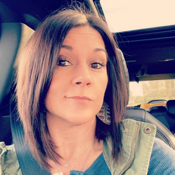 Profile Picture of Nicki chad Pope (@popen106) on Poshmark