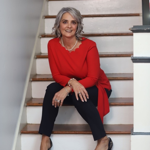 Profile Picture of Krishna Memmler (@krishna_memmler) on Poshmark