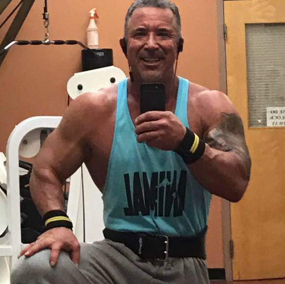 Profile Picture of Erik Layton (@ejohnlayton) on Poshmark